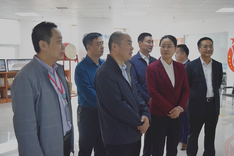 熱烈歡迎河南省委統(tǒng)戰(zhàn)部副部長梁險峰一行蒞臨安陽青峰網(wǎng)絡調(diào)研社會階層工作！